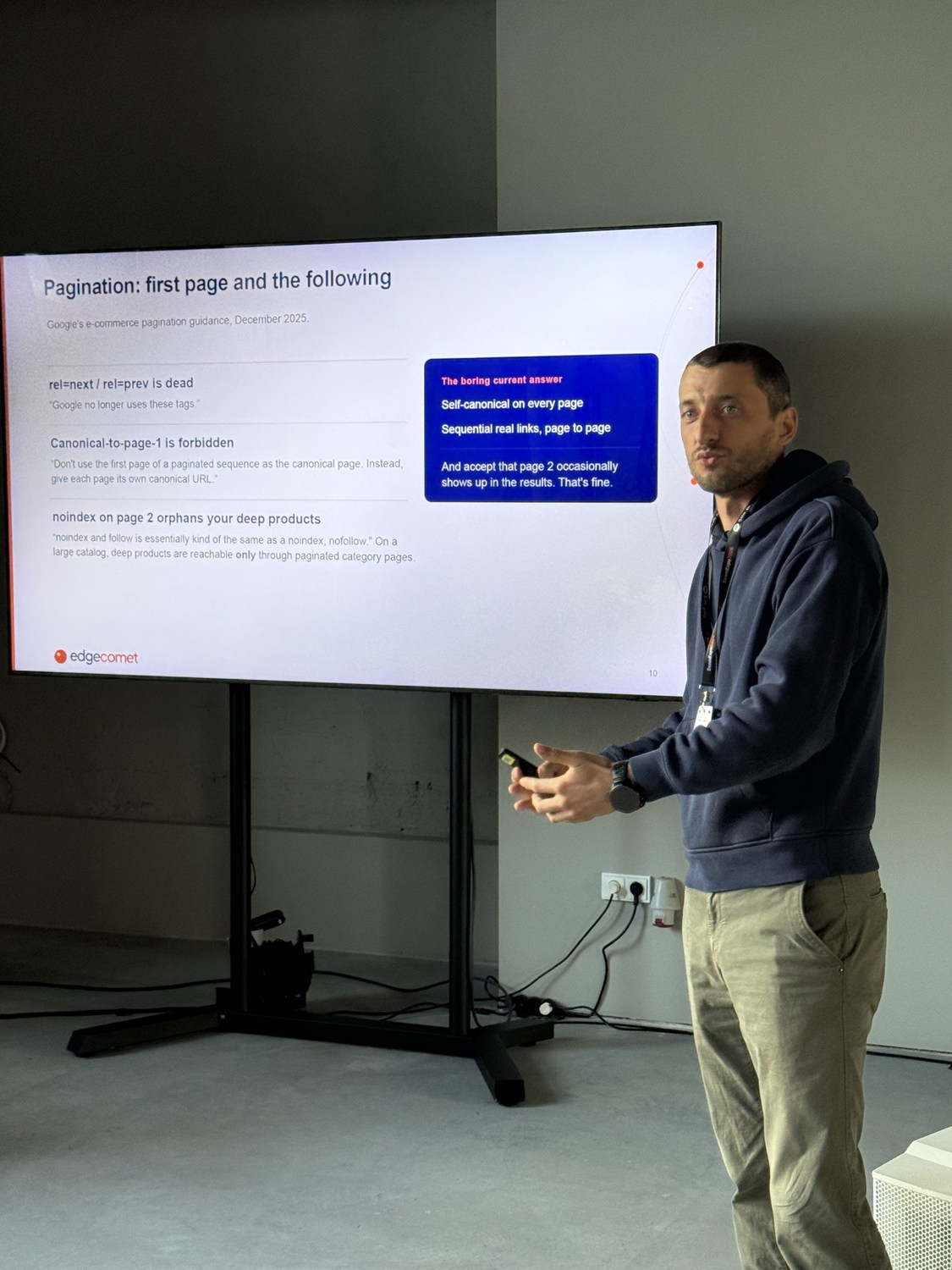 Serge Bezborodov presenting on pagination at EcomExpo Vilnius 2026